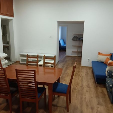 Big Cozy - Skyfall Apartment 3 Bdrm 6 Beds 1&Half Baths Budapeşte Dış mekan fotoğraf